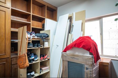 Casa para alugar com 412m², 4 quartos e 6 vagasEscritório