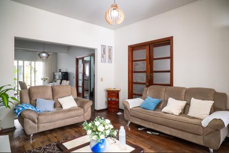 Casa para alugar com 412m², 4 quartos e 6 vagasSala