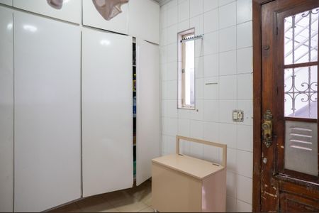 Casa para alugar com 412m², 4 quartos e 6 vagasÁrea de Serviço