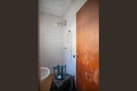 Casa para alugar com 412m², 4 quartos e 6 vagasEdícula - Banheiro