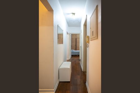 Casa para alugar com 412m², 4 quartos e 6 vagasCorredor