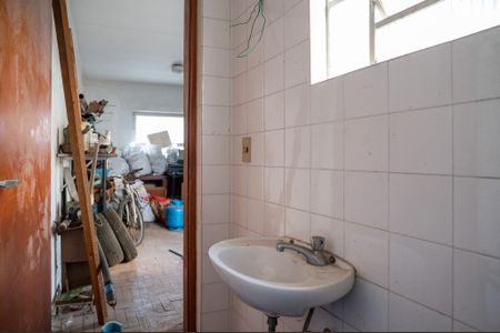 Casa para alugar com 412m², 4 quartos e 6 vagasEdícula - Banheiro