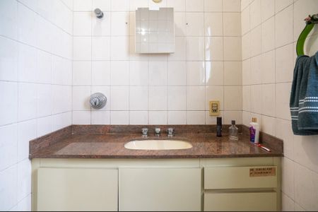 Casa para alugar com 412m², 4 quartos e 6 vagasBanheiro da Suíte 2