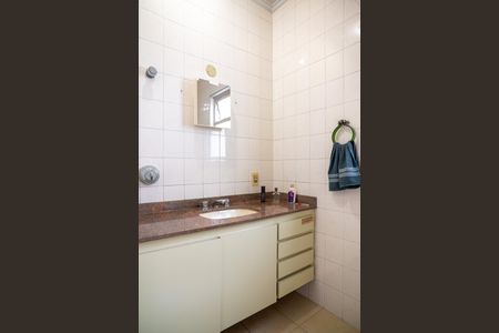 Casa para alugar com 412m², 4 quartos e 6 vagasBanheiro da Suíte 2