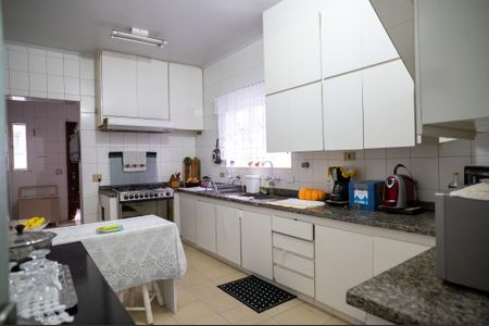 Casa para alugar com 412m², 4 quartos e 6 vagasCozinha