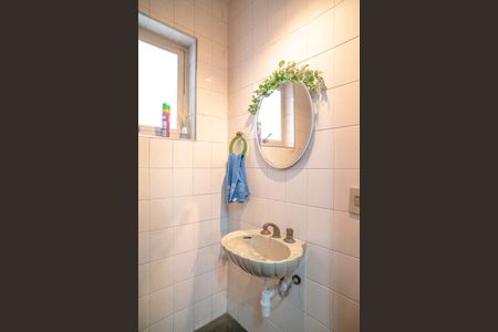 Casa para alugar com 412m², 4 quartos e 6 vagasLavabo da Sala de Jantar