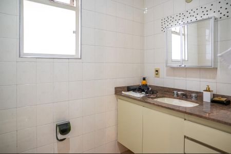 Casa para alugar com 412m², 4 quartos e 6 vagasBanheiro da Suíte 3