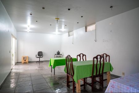 Casa para alugar com 412m², 4 quartos e 6 vagasÁrea comum - Salão de festas