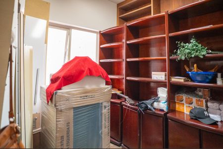 Casa para alugar com 412m², 4 quartos e 6 vagasEscritório