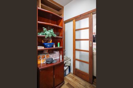 Casa para alugar com 412m², 4 quartos e 6 vagasEscritório