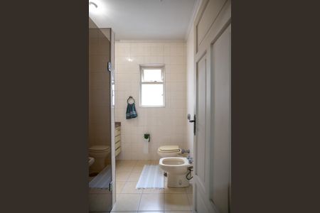 Casa para alugar com 412m², 4 quartos e 6 vagasBanheiro da Suíte 2