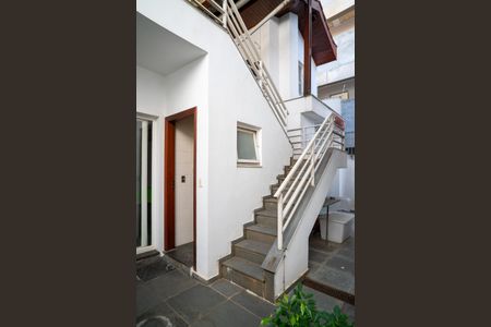 Casa para alugar com 412m², 4 quartos e 6 vagasQuintal