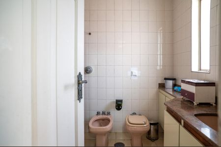 Casa para alugar com 412m², 4 quartos e 6 vagasBanheiro da Suíte 4