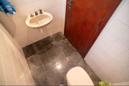 Casa para alugar com 412m², 4 quartos e 6 vagasLavabo da Sala de Jantar