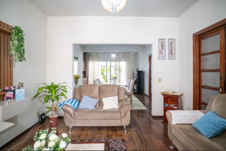 Casa para alugar com 412m², 4 quartos e 6 vagasSala