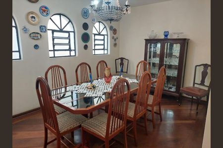 Casa à venda com 360m², 3 quartos e 4 vagas