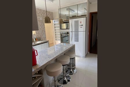 Casa à venda com 250m², 4 quartos e 4 vagas