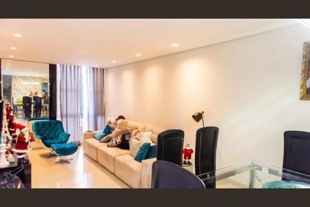 Casa à venda com 218m², 4 quartos e 7 vagas