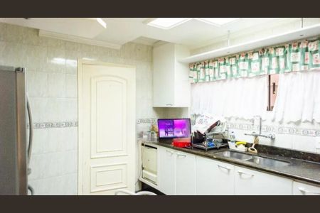 Casa à venda com 218m², 4 quartos e 7 vagas