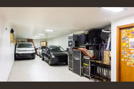 Casa à venda com 218m², 4 quartos e 7 vagas