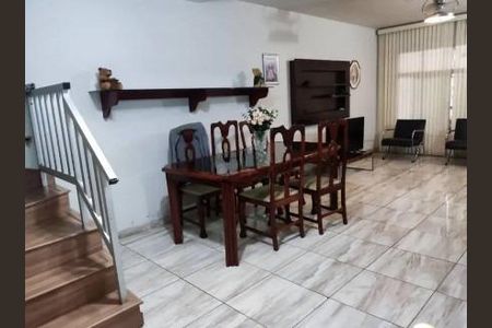 Casa à venda com 118m², 2 quartos e 1 vaga