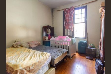 Casa à venda com 250m², 5 quartos e sem vaga