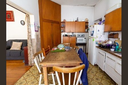 Casa à venda com 250m², 5 quartos e sem vaga