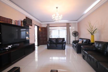 Casa à venda com 489m², 3 quartos e 5 vagasSala