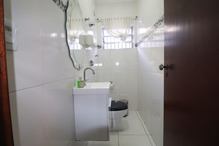 Casa à venda com 489m², 3 quartos e 5 vagasLavabo 1