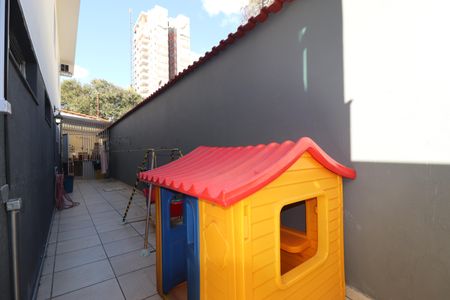 Casa à venda com 489m², 3 quartos e 5 vagasCorredor Lateral