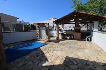 Casa à venda com 137m², 3 quartos e sem vagaPiscina e Churrasqueira