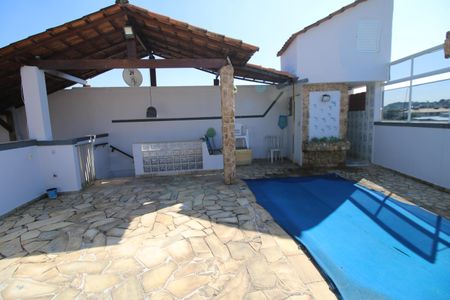 Casa à venda com 137m², 3 quartos e sem vagaPiscina