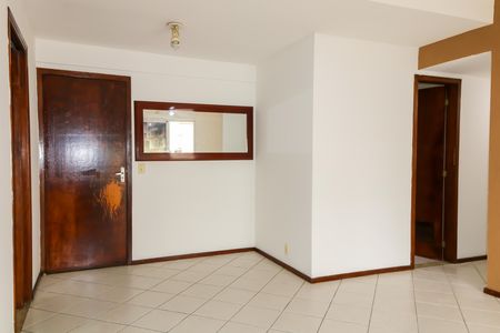 Apartamento para alugar com 75m², 3 quartos e 1 vaga Apartamento para alugar com 75m², 3 quartos e 1 vagaSala