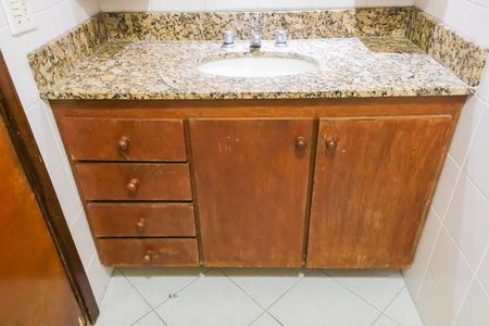 Apartamento para alugar com 75m², 3 quartos e 1 vaga Apartamento para alugar com 75m², 3 quartos e 1 vagaBanheiro Suíte