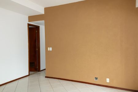 Apartamento para alugar com 75m², 3 quartos e 1 vaga Apartamento para alugar com 75m², 3 quartos e 1 vagaSala