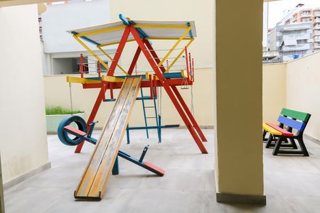 Apartamento para alugar com 75m², 3 quartos e 1 vaga Apartamento para alugar com 75m², 3 quartos e 1 vagaÁrea comum - Playground