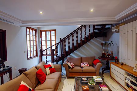 Casa à venda com 622m², 4 quartos e 2 vagasSala