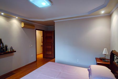 Casa à venda com 622m², 4 quartos e 2 vagasSuite  3 Master