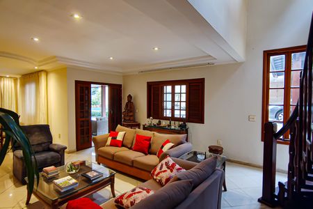 Casa à venda com 622m², 4 quartos e 2 vagasSala