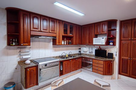 Casa à venda com 622m², 4 quartos e 2 vagasCozinha