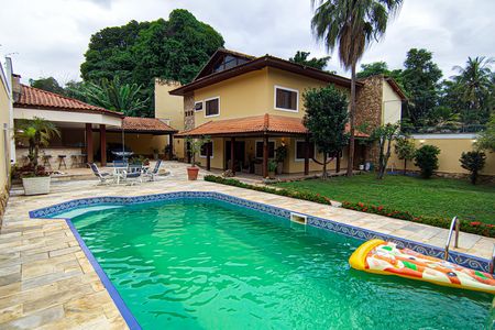 Casa à venda com 622m², 4 quartos e 2 vagasPiscina