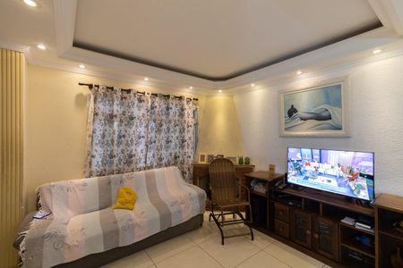 Casa à venda com 150m², 4 quartos e 2 vagas Casa à venda com 150m², 4 quartos e 2 vagasSala