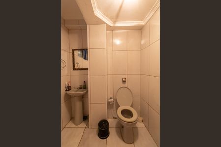 Casa à venda com 150m², 4 quartos e 2 vagas Casa à venda com 150m², 4 quartos e 2 vagasBanheiro 2