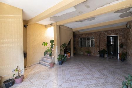 Casa à venda com 150m², 4 quartos e 2 vagas Casa à venda com 150m², 4 quartos e 2 vagasGaragem