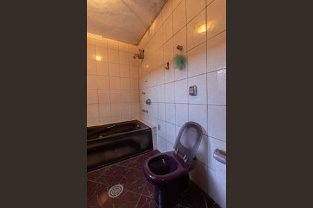 Casa à venda com 150m², 4 quartos e 2 vagas Casa à venda com 150m², 4 quartos e 2 vagasBanheiro Suíte