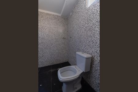 Casa à venda com 150m², 4 quartos e 2 vagas Casa à venda com 150m², 4 quartos e 2 vagasCasa 2 - Banheiro