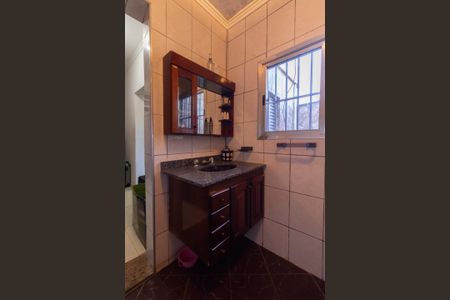 Casa à venda com 150m², 4 quartos e 2 vagas Casa à venda com 150m², 4 quartos e 2 vagasBanheiro Suíte