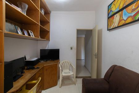 Casa à venda com 150m², 4 quartos e 2 vagas Casa à venda com 150m², 4 quartos e 2 vagasEscritório