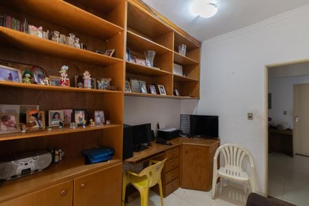 Casa à venda com 150m², 4 quartos e 2 vagas Casa à venda com 150m², 4 quartos e 2 vagasEscritório