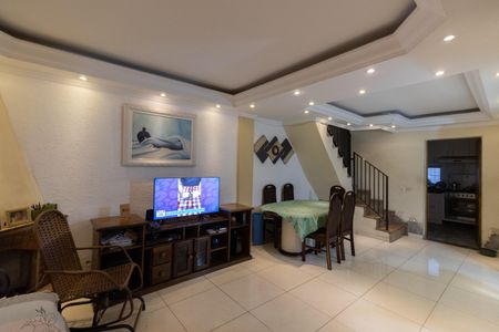 Casa à venda com 150m², 4 quartos e 2 vagas Casa à venda com 150m², 4 quartos e 2 vagasSala